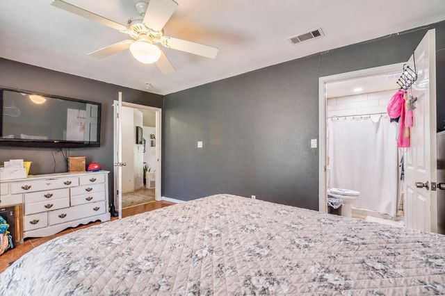 123 Crossroads DR, Dale, TX 78616