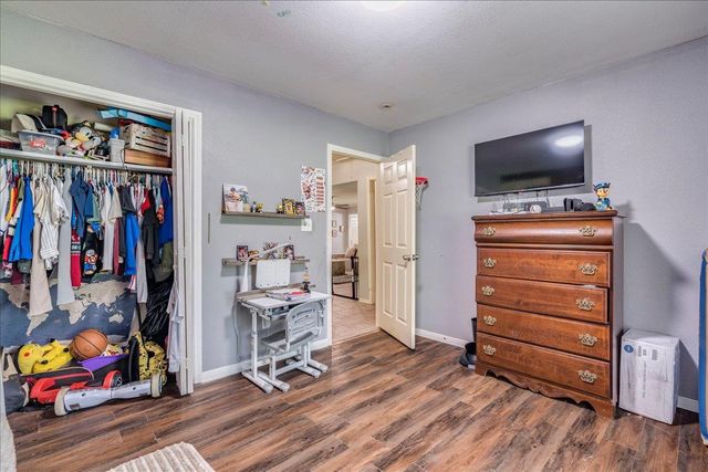 123 Crossroads DR, Dale, TX 78616