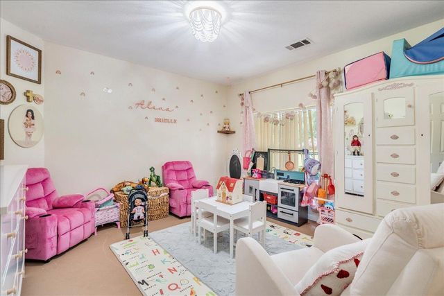 123 Crossroads DR, Dale, TX 78616