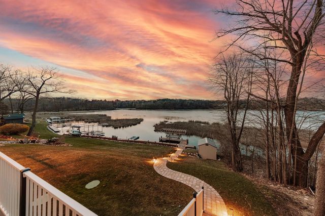 W5702 North DRIVE, Elkhorn, WI 53121