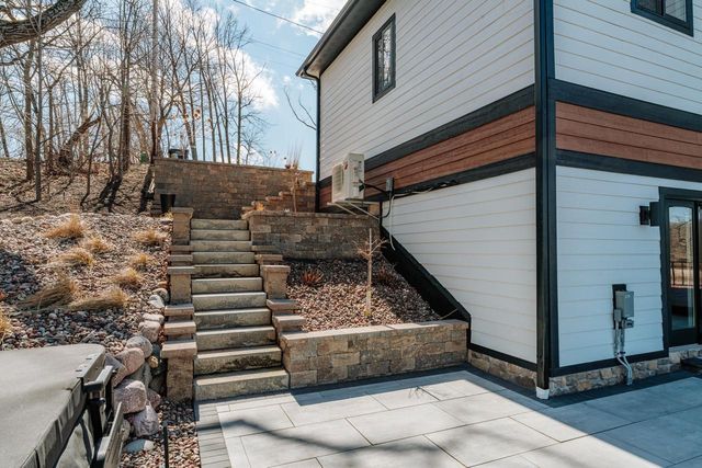 W5702 North DRIVE, Elkhorn, WI 53121
