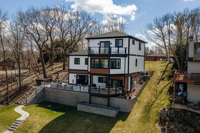 W5702 North DRIVE, Elkhorn, WI 53121