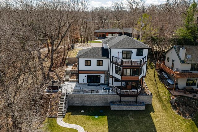 W5702 North DRIVE, Elkhorn, WI 53121