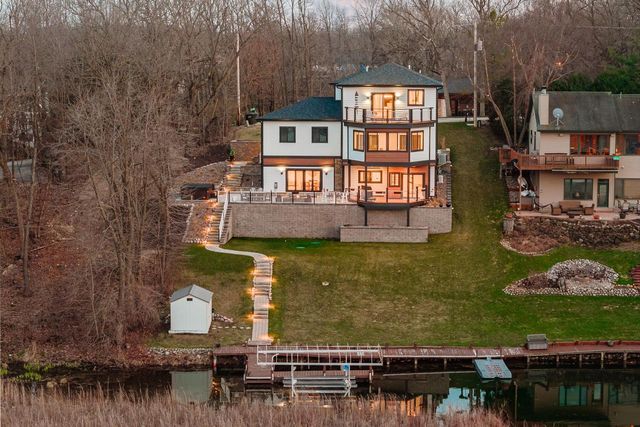 W5702 North DRIVE, Elkhorn, WI 53121