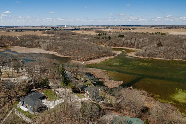 W5702 North DRIVE, Elkhorn, WI 53121