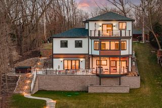 W5702 North DRIVE, Elkhorn, WI 53121