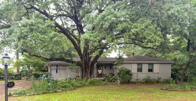 971 Cliffwood Drive, Mount Pleasant, SC 29464