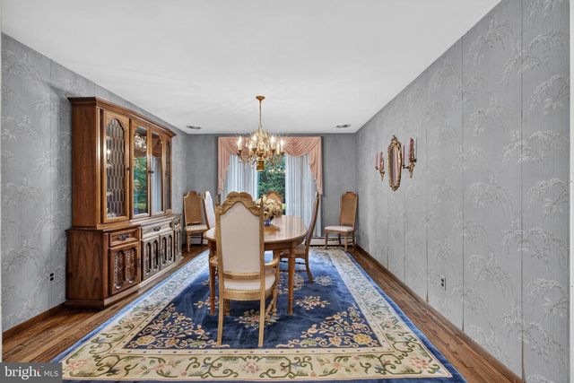 37 GOVERNOR MARKHAM DR, Glen Mills, PA 19342