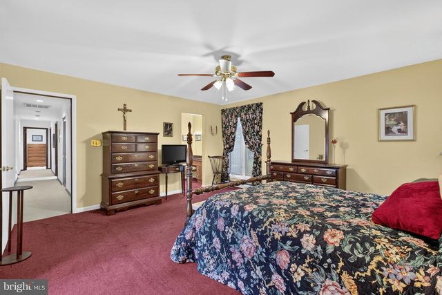 37 GOVERNOR MARKHAM DR, Glen Mills, PA 19342