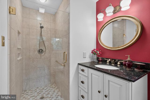 37 GOVERNOR MARKHAM DR, Glen Mills, PA 19342