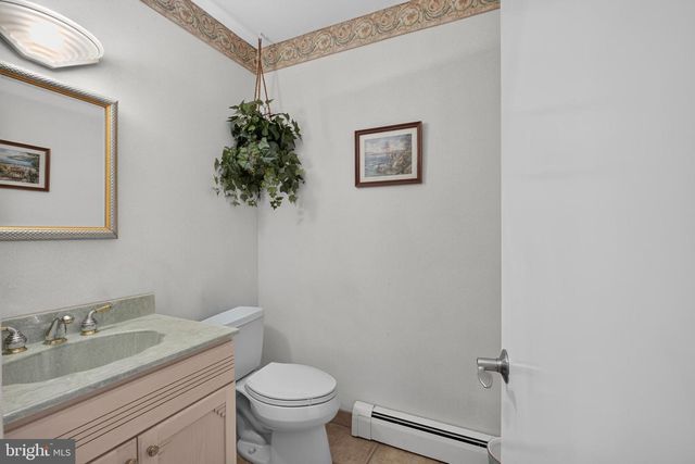 37 GOVERNOR MARKHAM DR, Glen Mills, PA 19342
