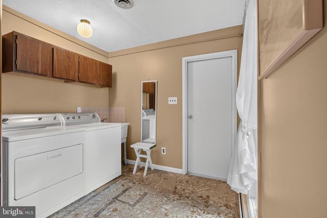 37 GOVERNOR MARKHAM DR, Glen Mills, PA 19342