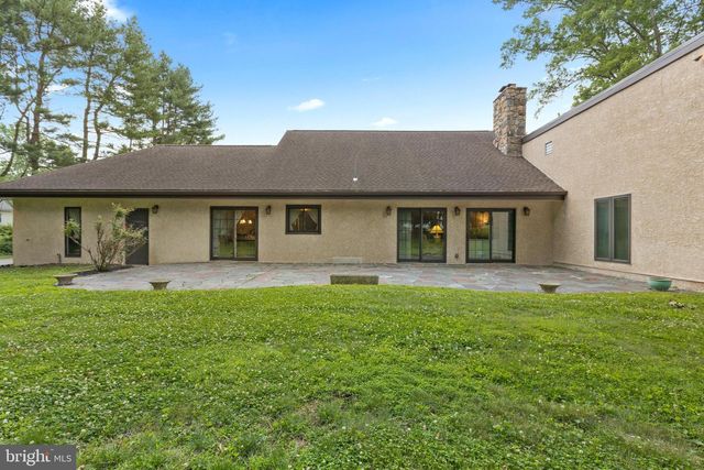 37 GOVERNOR MARKHAM DR, Glen Mills, PA 19342