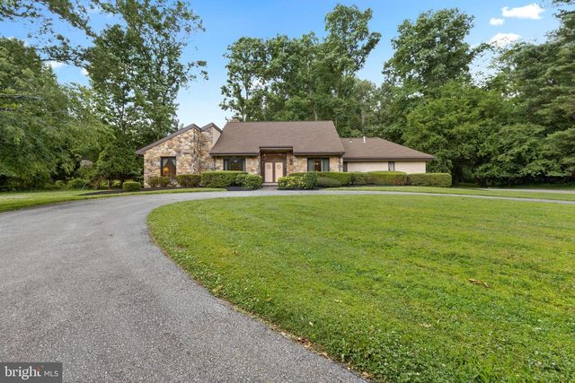 37 GOVERNOR MARKHAM DR, Glen Mills, PA 19342