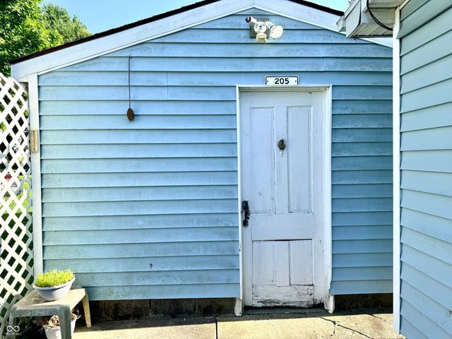 205 W Walnut Street, Waynetown, IN 47990