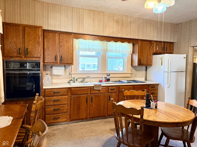 205 W Walnut Street, Waynetown, IN 47990
