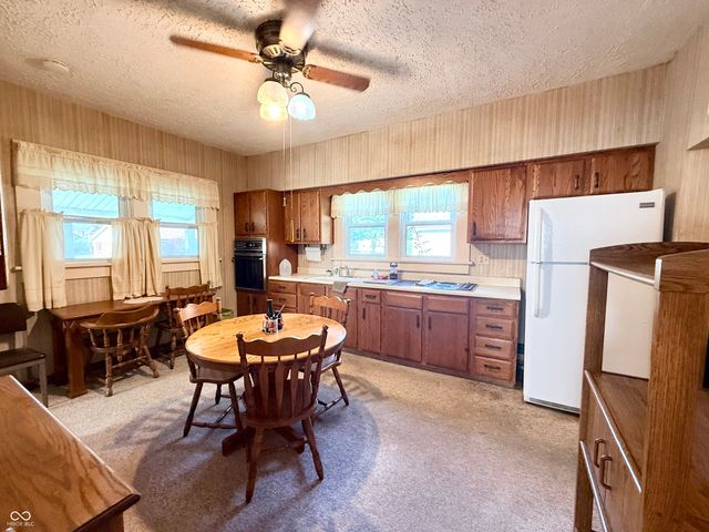 205 W Walnut Street, Waynetown, IN 47990