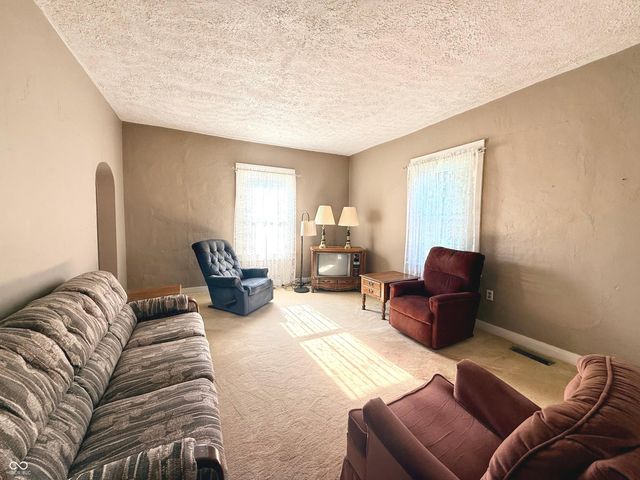 205 W Walnut Street, Waynetown, IN 47990
