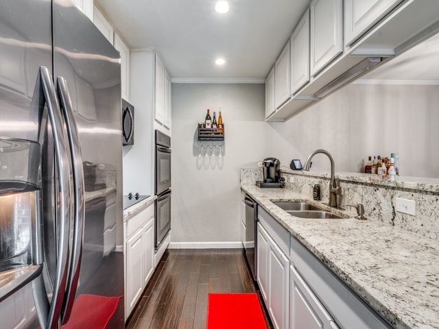 7510 Holly Hill Drive 127, Dallas, TX 75231