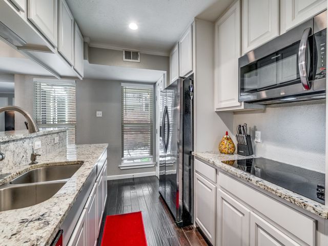 7510 Holly Hill Drive 127, Dallas, TX 75231