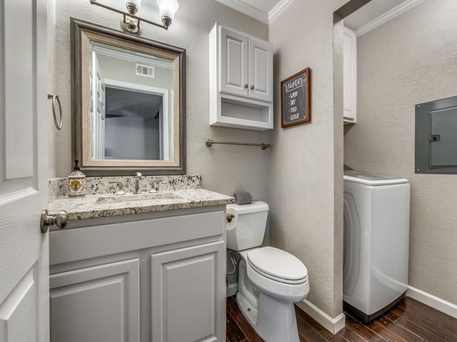 7510 Holly Hill Drive 127, Dallas, TX 75231