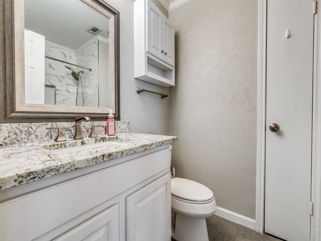 7510 Holly Hill Drive 127, Dallas, TX 75231