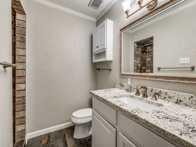 7510 Holly Hill Drive 127, Dallas, TX 75231