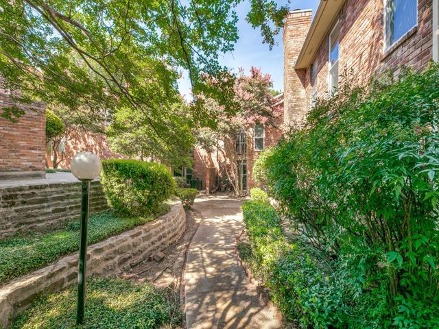 7510 Holly Hill Drive 127, Dallas, TX 75231