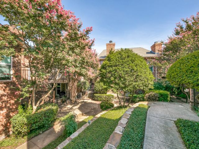 7510 Holly Hill Drive 127, Dallas, TX 75231