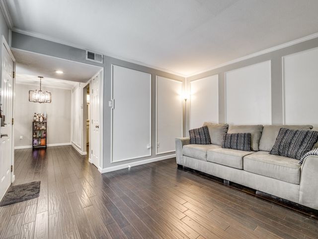 7510 Holly Hill Drive 127, Dallas, TX 75231