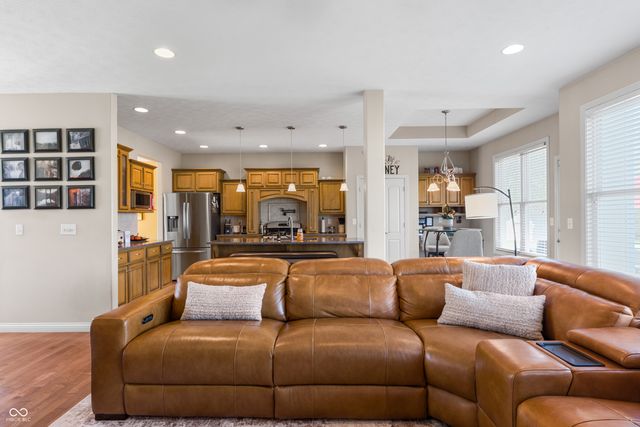 1735 Brookfield Drive, Columbus, IN 47201