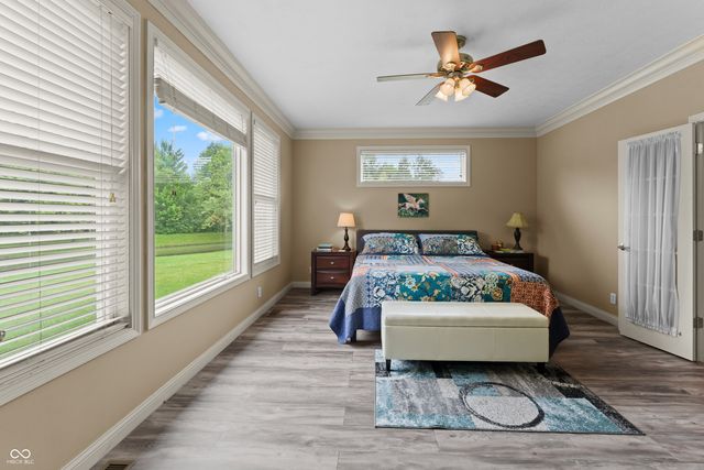 1735 Brookfield Drive, Columbus, IN 47201