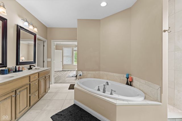 1735 Brookfield Drive, Columbus, IN 47201