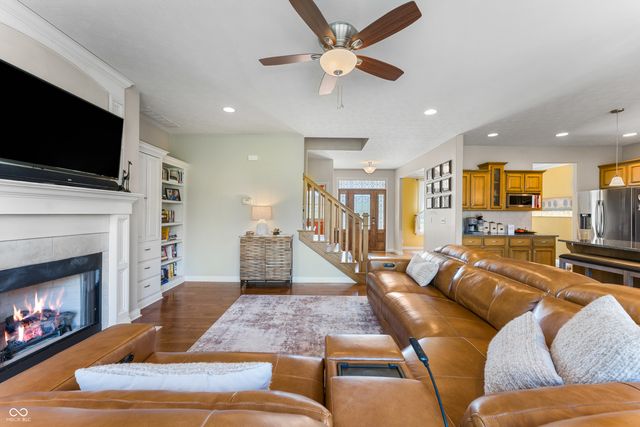 1735 Brookfield Drive, Columbus, IN 47201