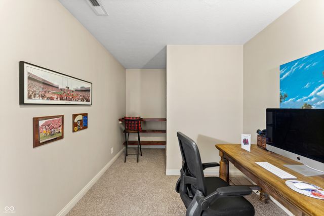 1735 Brookfield Drive, Columbus, IN 47201