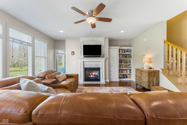 1735 Brookfield Drive, Columbus, IN 47201