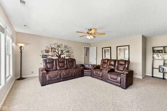 1735 Brookfield Drive, Columbus, IN 47201