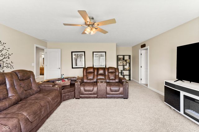 1735 Brookfield Drive, Columbus, IN 47201