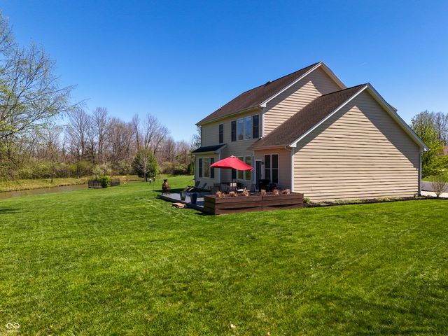 1735 Brookfield Drive, Columbus, IN 47201