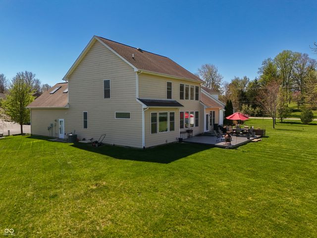 1735 Brookfield Drive, Columbus, IN 47201