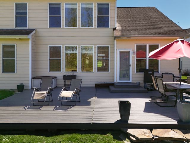 1735 Brookfield Drive, Columbus, IN 47201