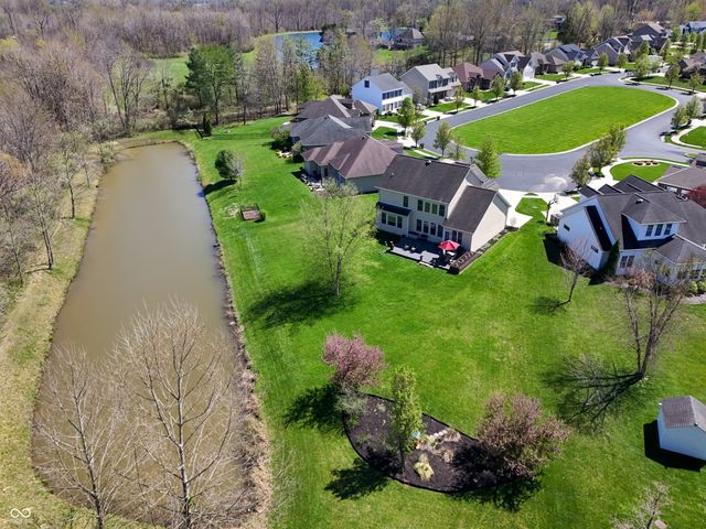 1735 Brookfield Drive, Columbus, IN 47201