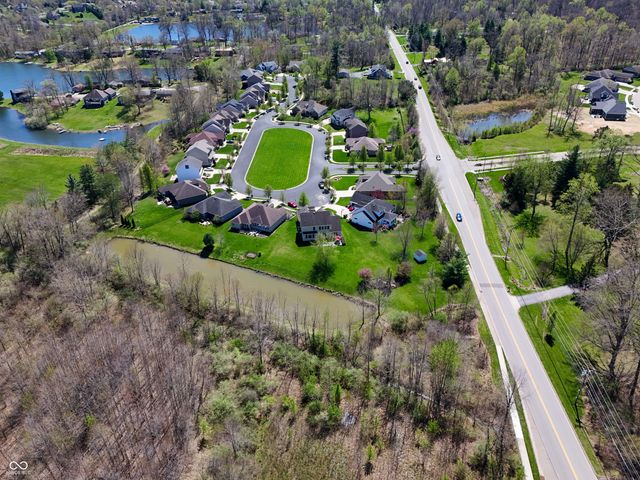 1735 Brookfield Drive, Columbus, IN 47201