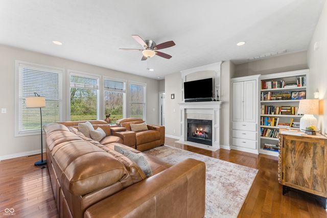 1735 Brookfield Drive, Columbus, IN 47201
