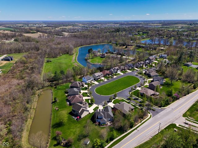 1735 Brookfield Drive, Columbus, IN 47201