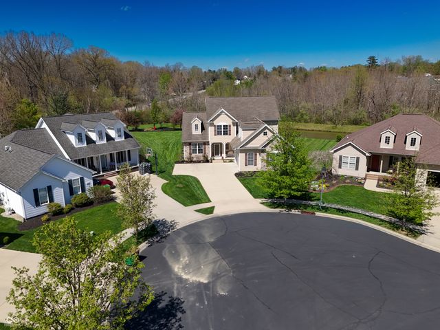 1735 Brookfield Drive, Columbus, IN 47201