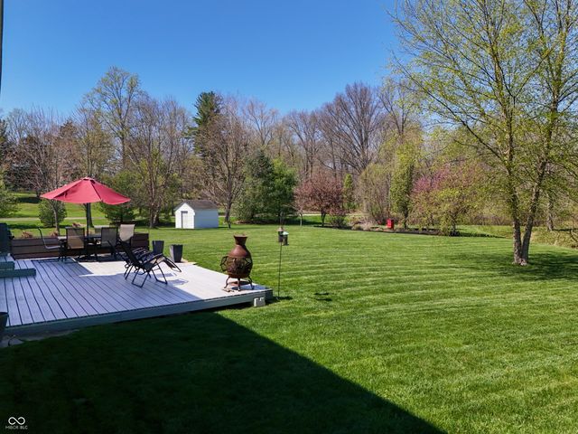 1735 Brookfield Drive, Columbus, IN 47201