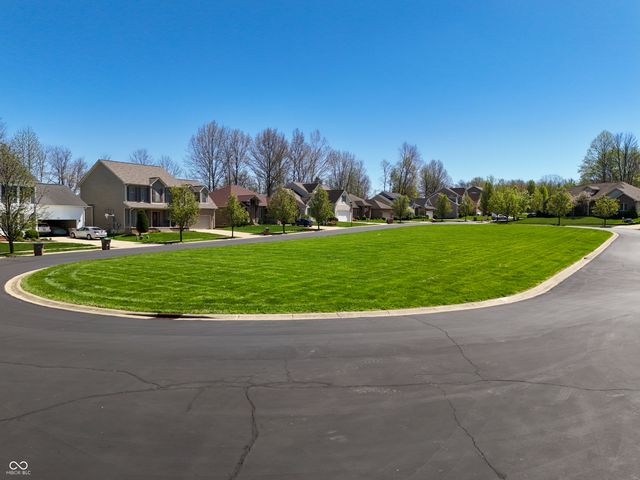 1735 Brookfield Drive, Columbus, IN 47201