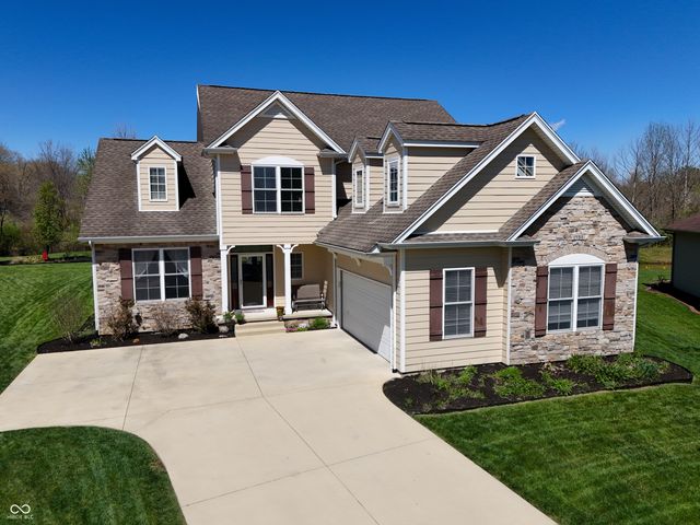 1735 Brookfield Drive, Columbus, IN 47201