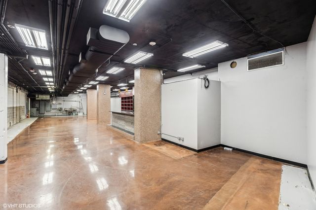 3930 N Pine Grove Avenue C-2, Chicago, IL 60613